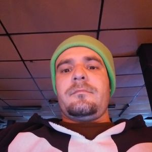 Meet your Posher, Harvee